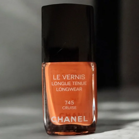 1 Authentic Channel Limited Edition Color Longwear Nail Polish Never Opened - Picture 7 of 8